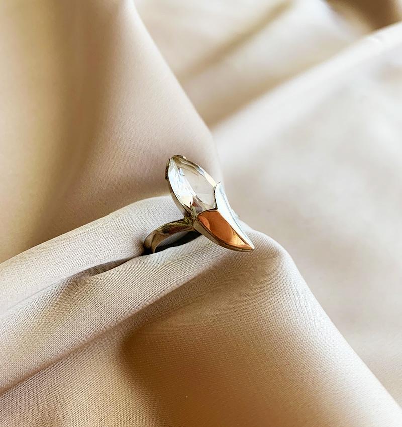 Inel din argint cu inserții de aur și zirconiu