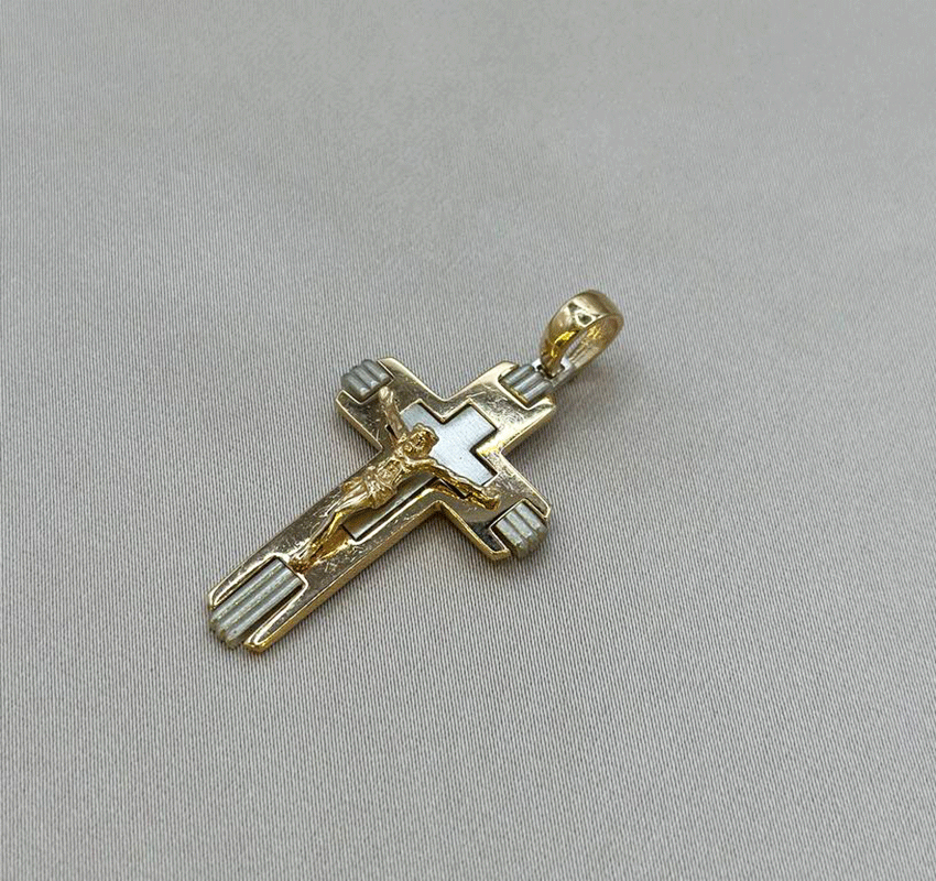 Крестик из розового золота