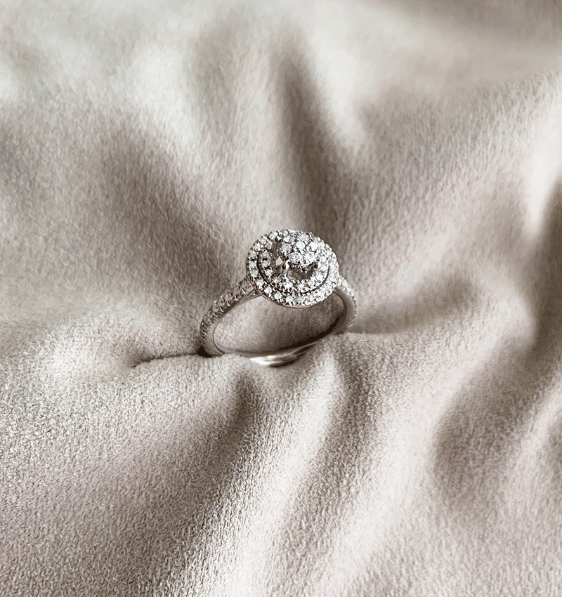 Кольцо из белого золота с бриллиантом 0.32ct