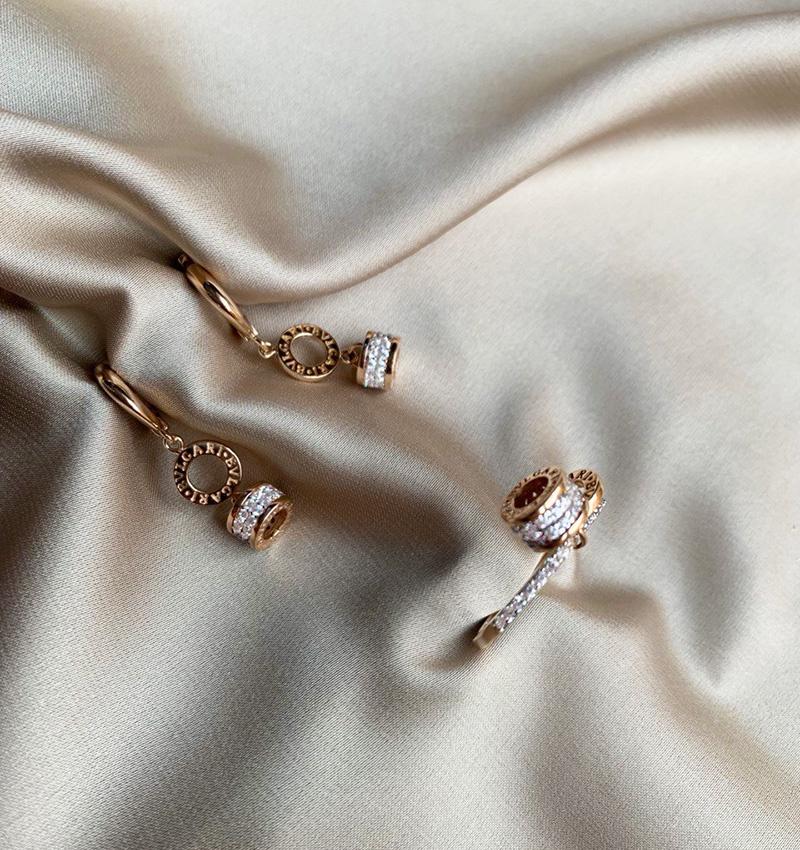 Rose gold set with zircon