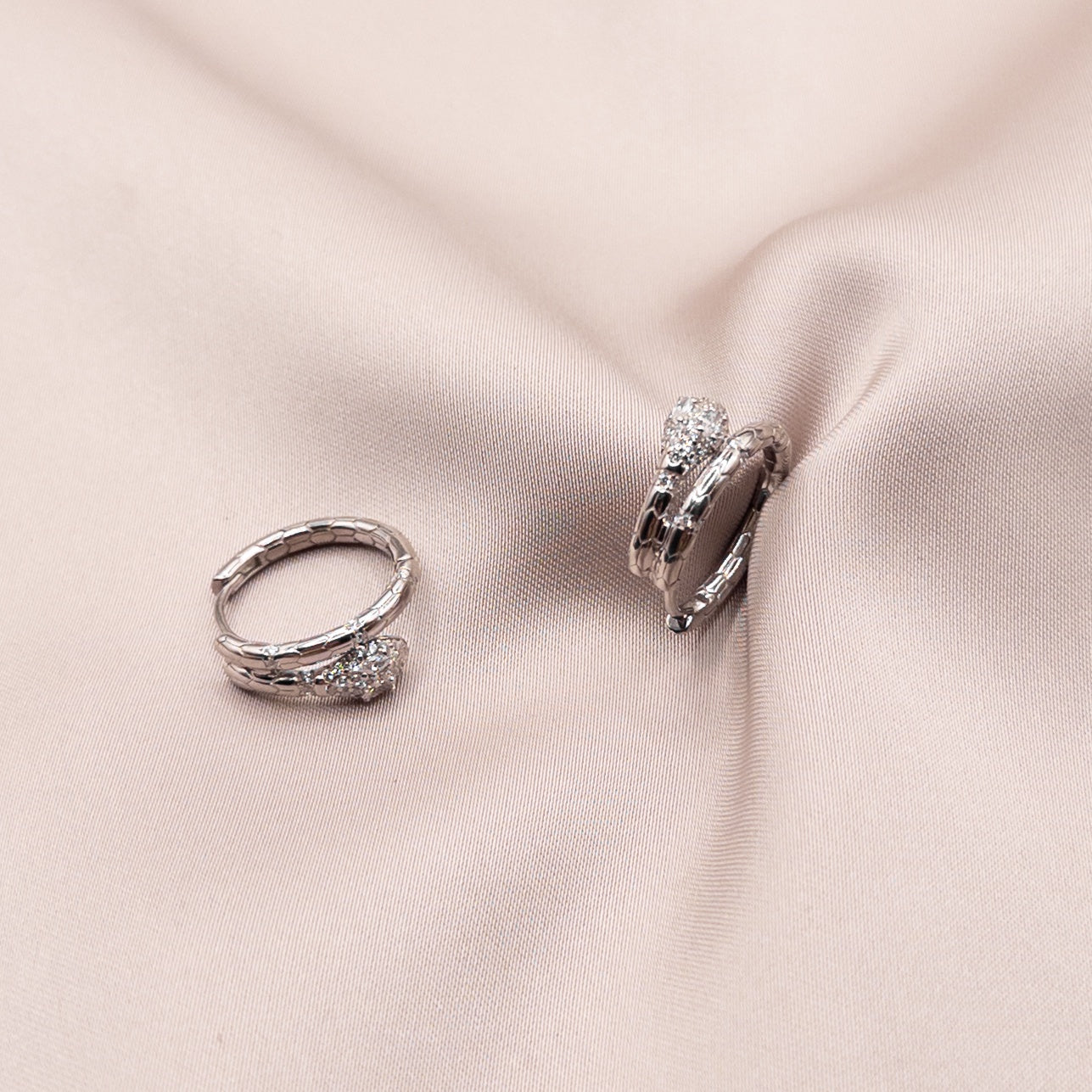 Серьги из серебра с цирконом