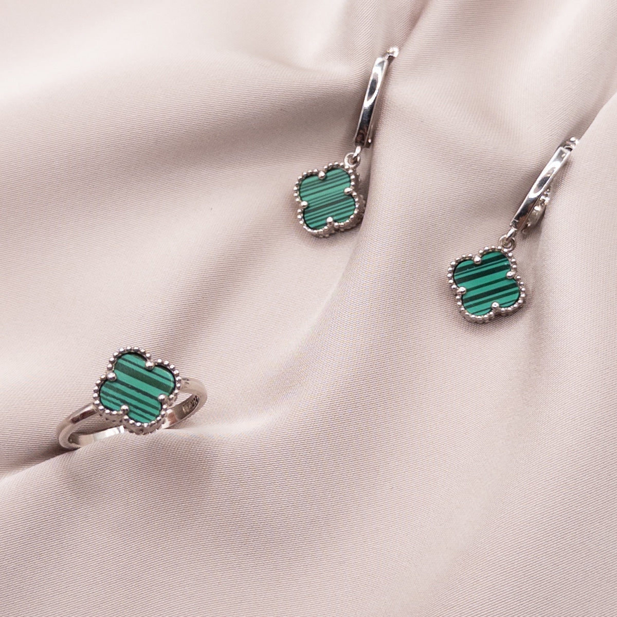 Silver set with malachite
