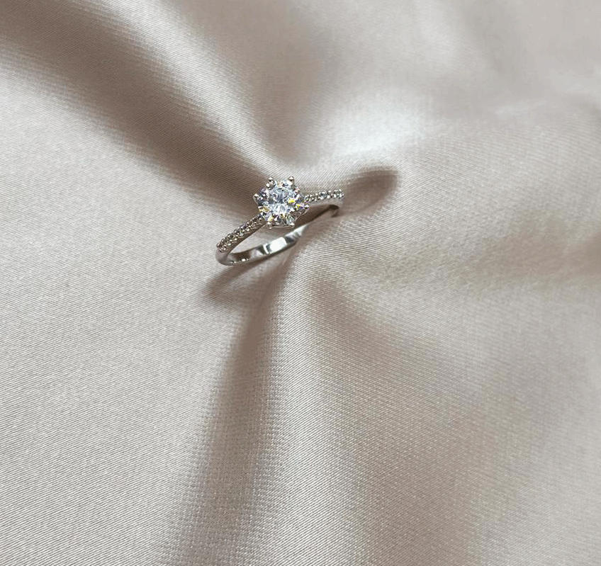 White Gold Ring with Zircon