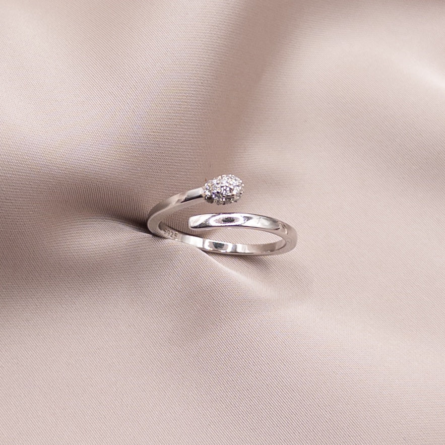 Silver set with cubic zirconia