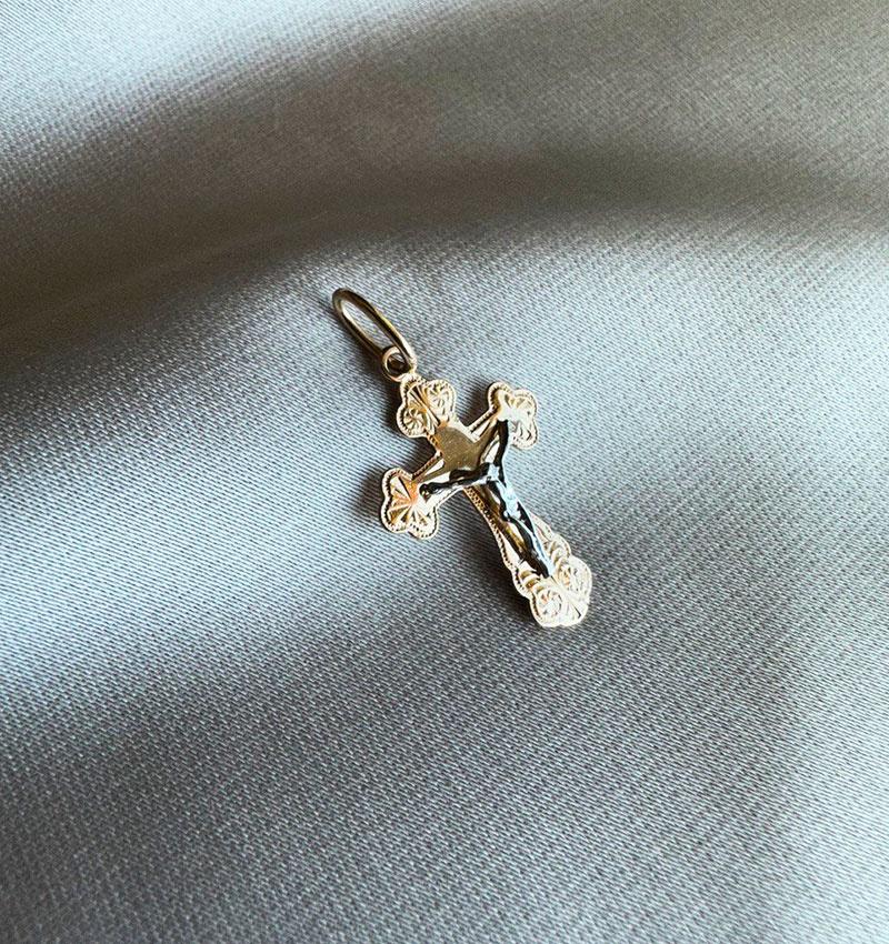 Крестик из розового золота