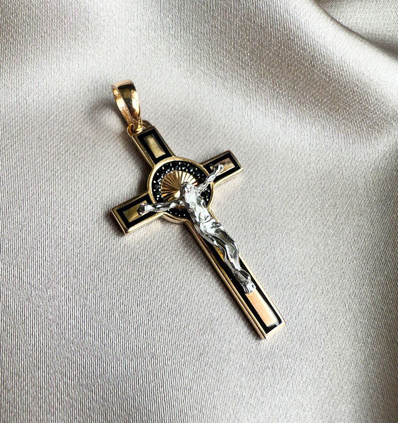 Cruce din aur roz cu zirconiu