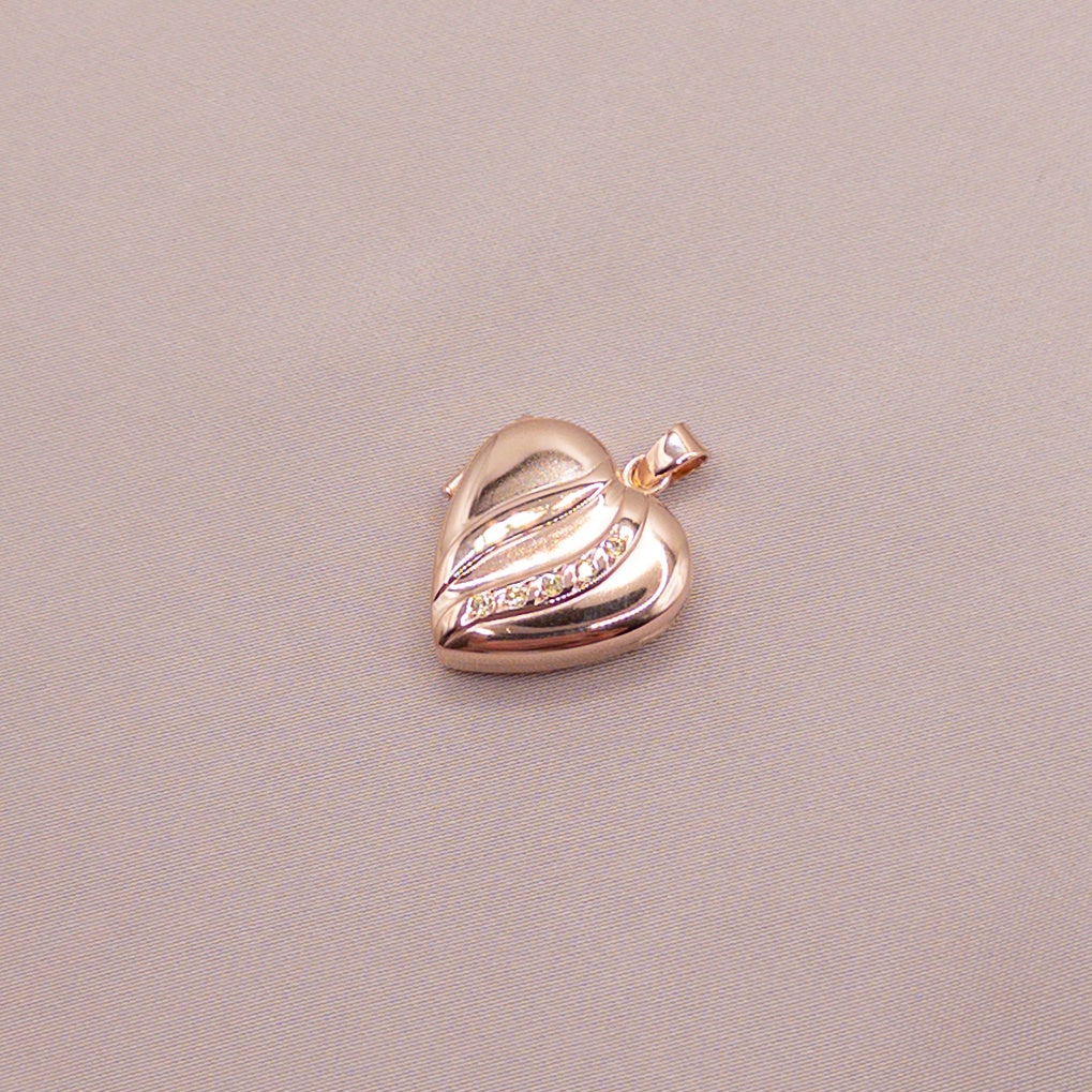 Rose gold pendant with zircon