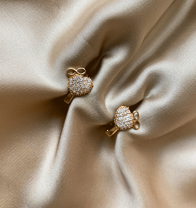 Rose gold earrings with zircon