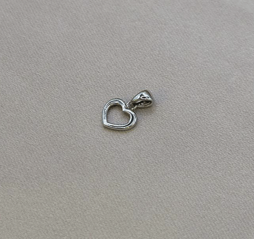 White gold pendant