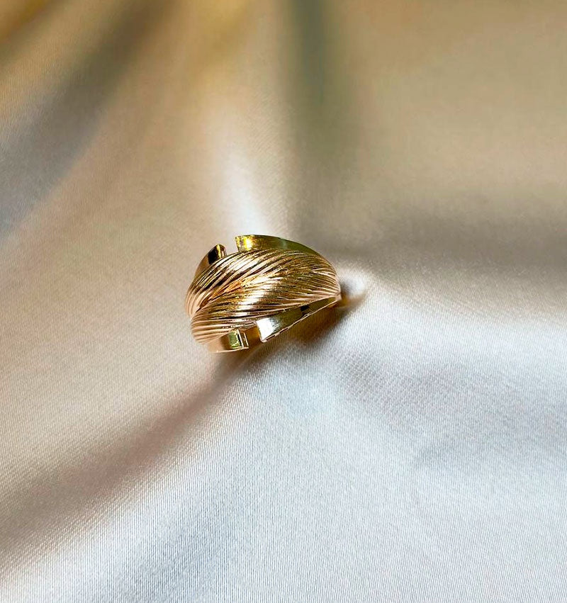 Rose gold ring