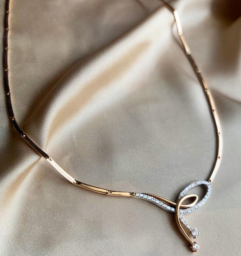 Колье из розового золота