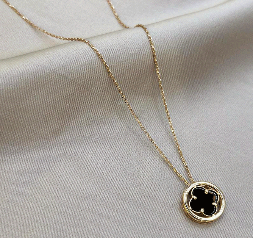 Colier din aur roz și onix