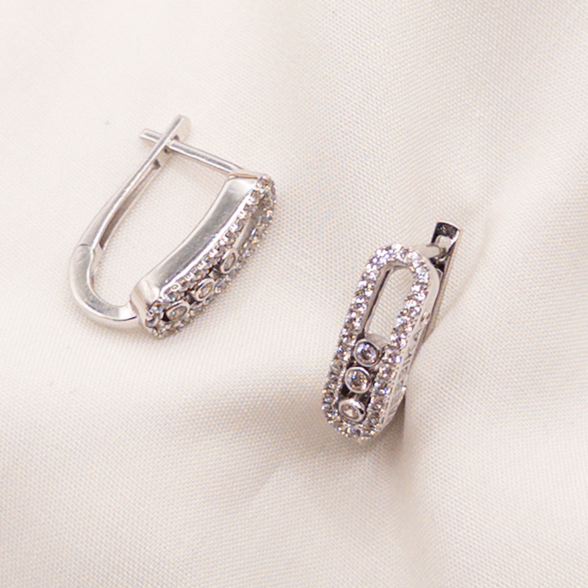 Rose gold earrings with zircon