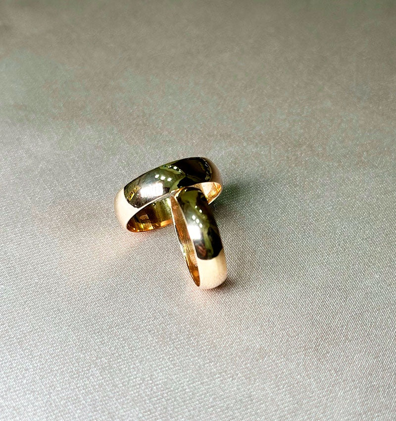 Rose gold wedding rings