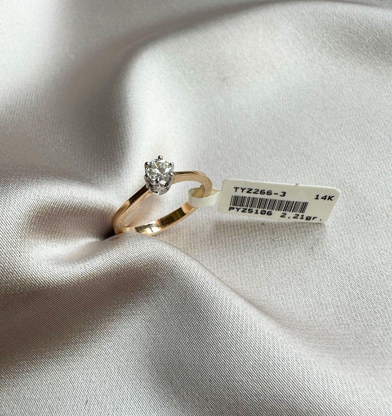 Rose gold ring with 0.2ct diamond