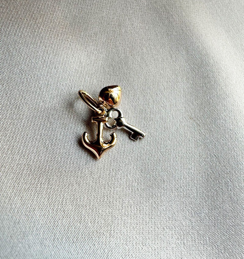 Подвеска из розового золота
