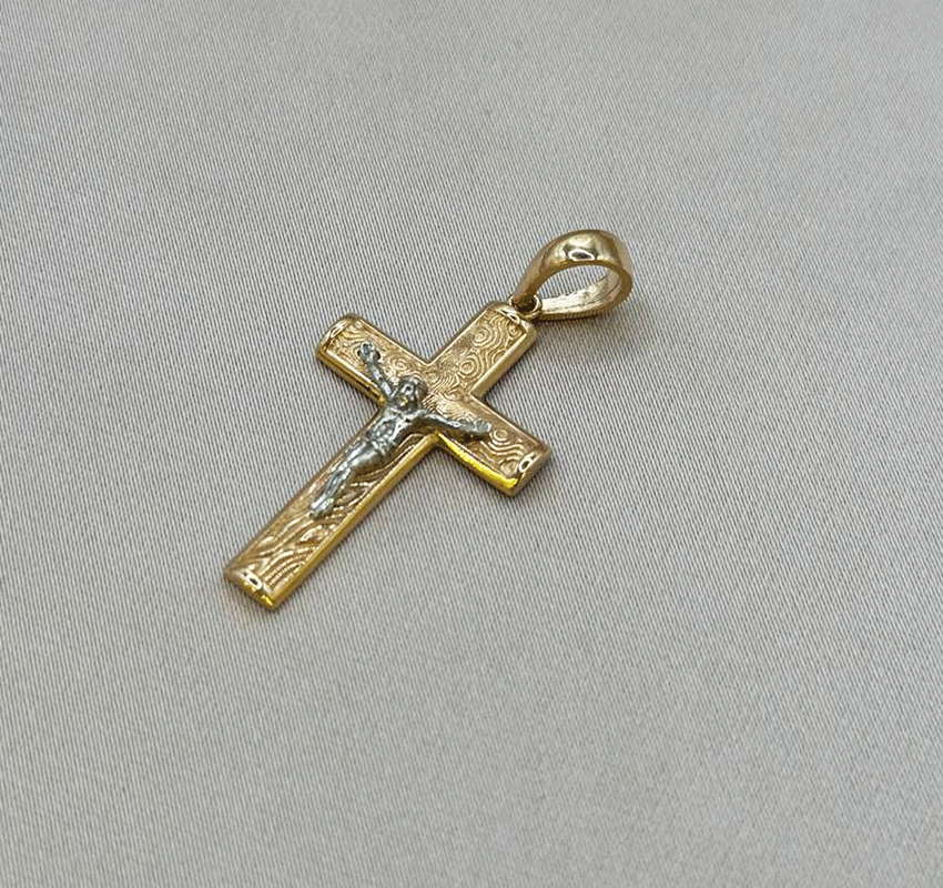 Крестик из розового золота