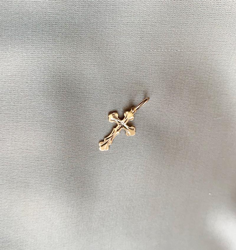 Крестик из розового золота