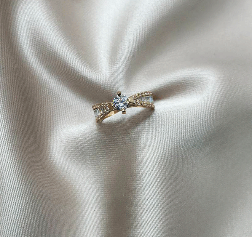 Помолвочное кольцо из розового золота