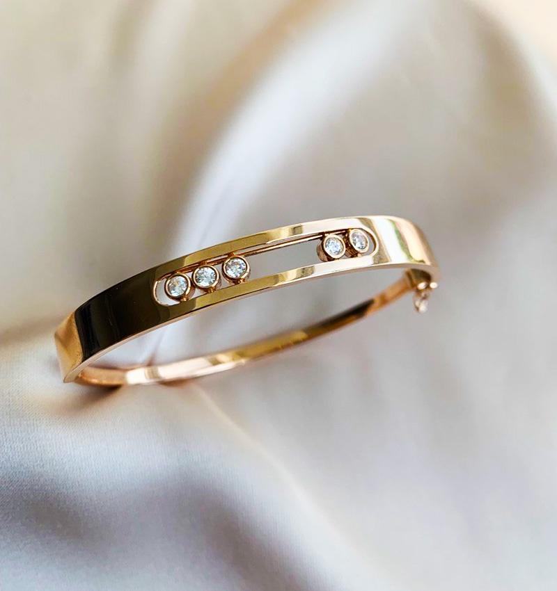 Rose gold bracelet with zircon