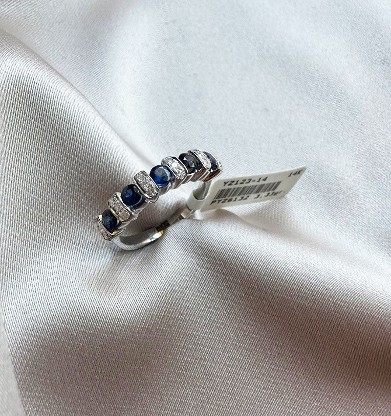 Inel din aur alb cu diamant și safir de 0,74 ct