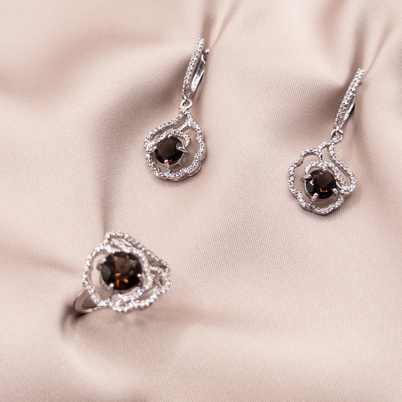 Silver set with cubic zirconia
