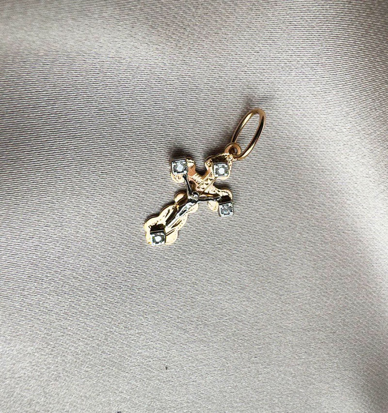 Cruce din aur roz cu zirconiu