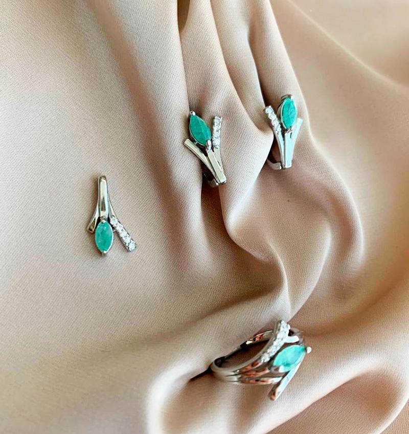 Argint încrustat cu zirconiu și smarald