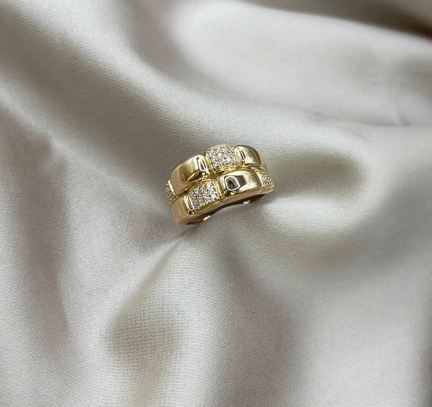 Rose gold ring with cubic zirconia