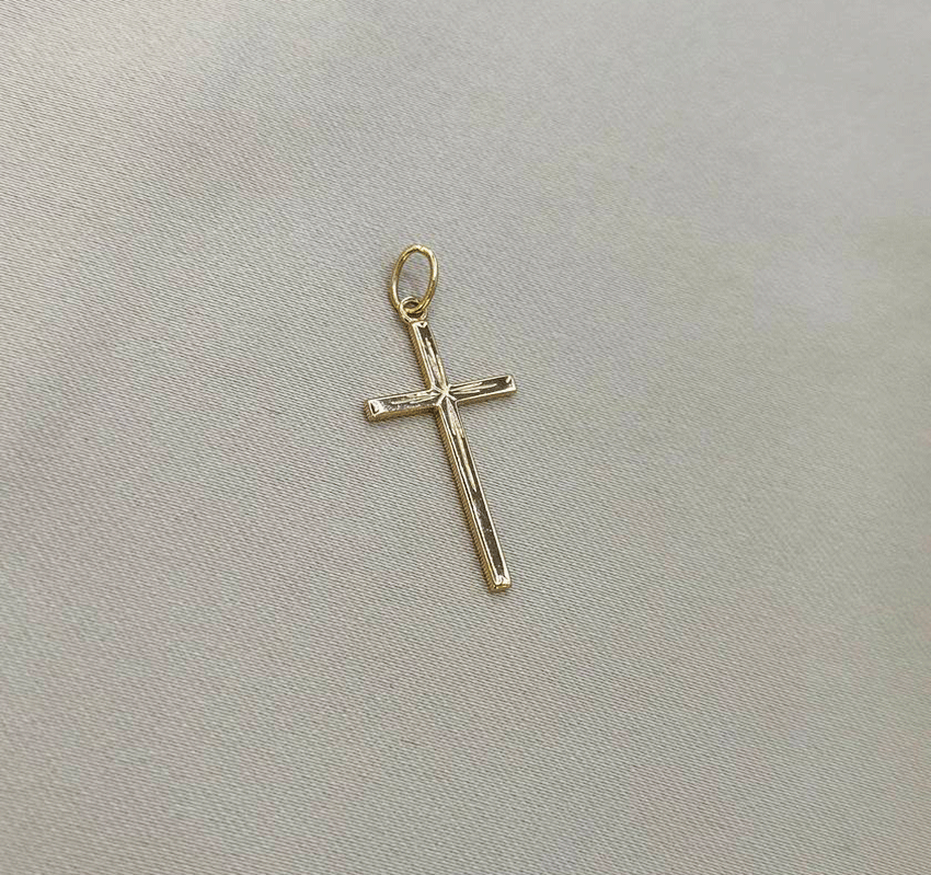 Крестик из розового золота