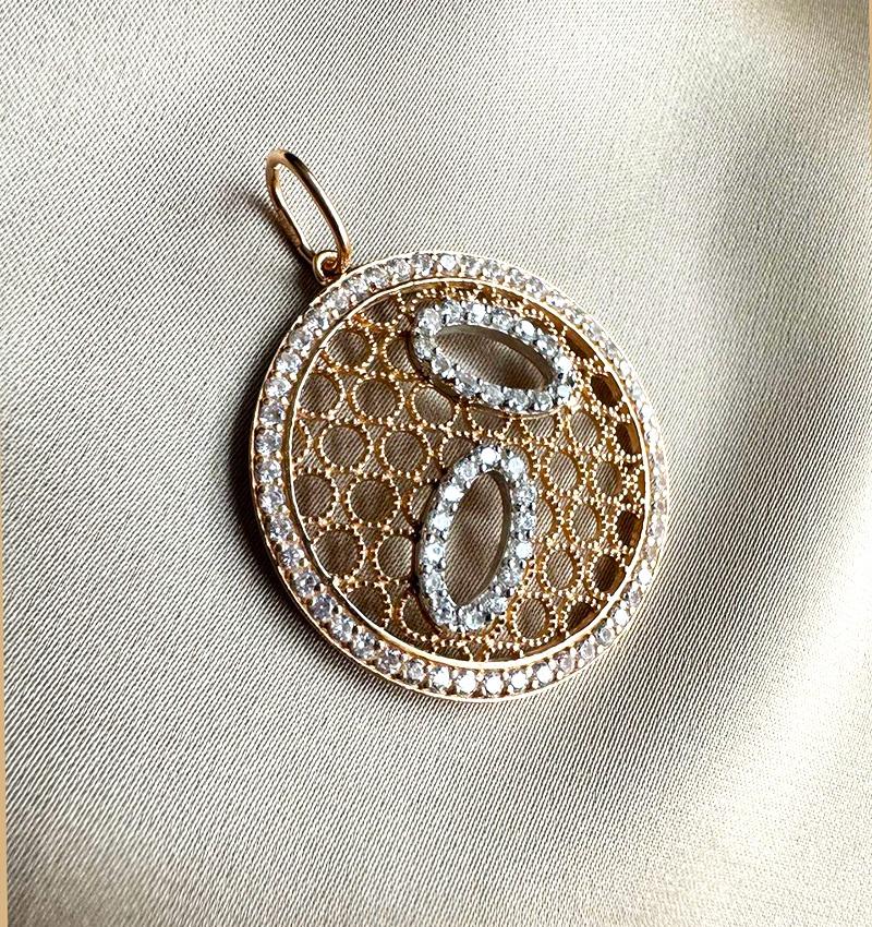 Rose gold pendant with zircon