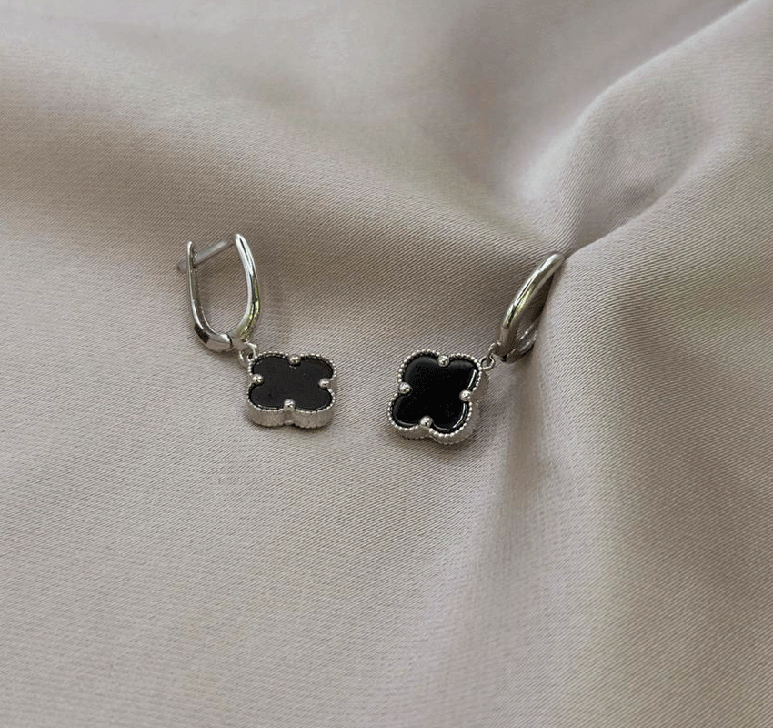 Rose gold earrings with zircon