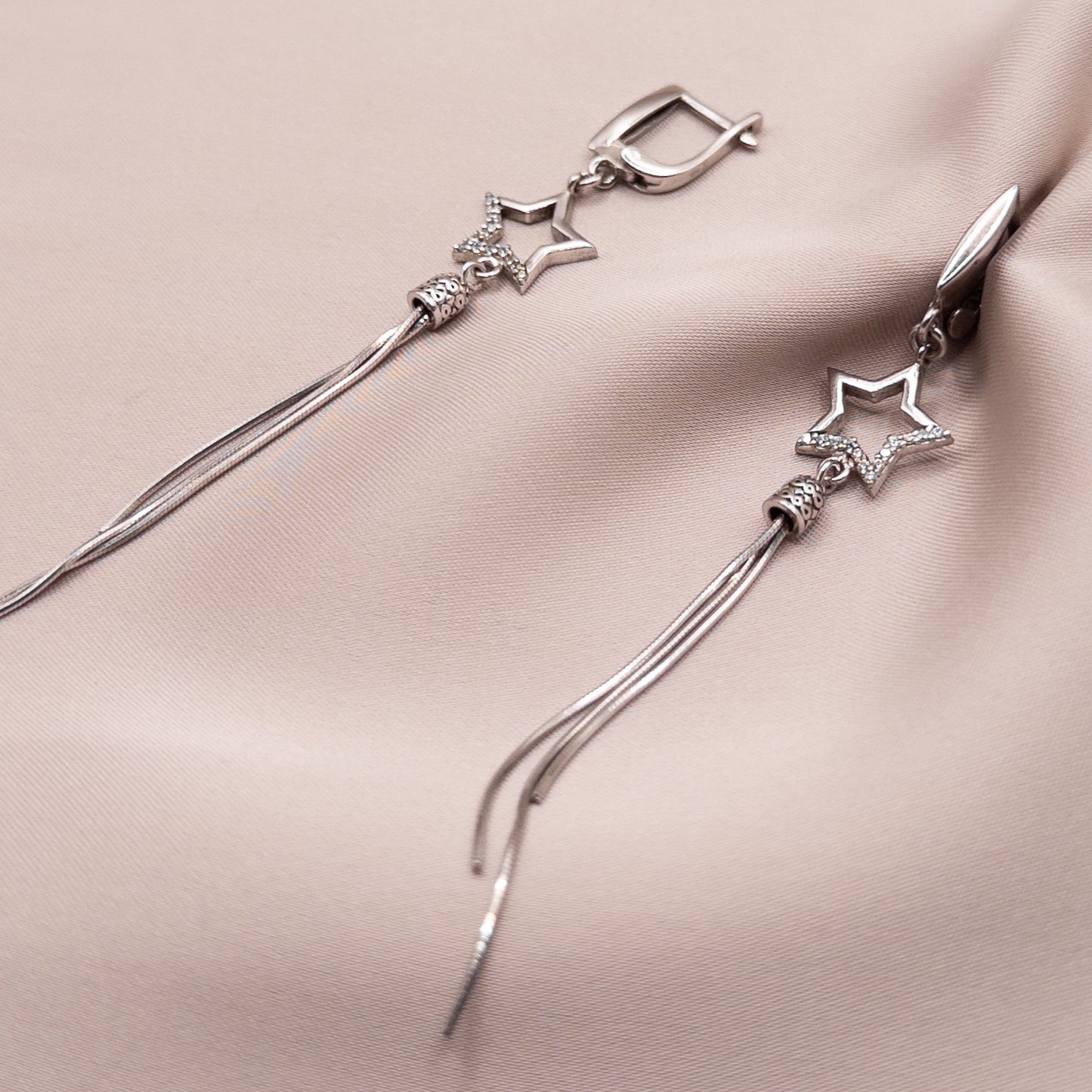 Серьги из серебра с цирконом