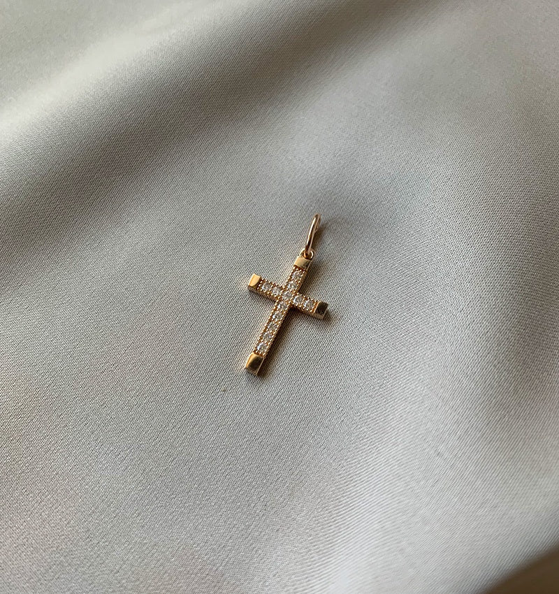 Cruce din aur roz cu zirconiu