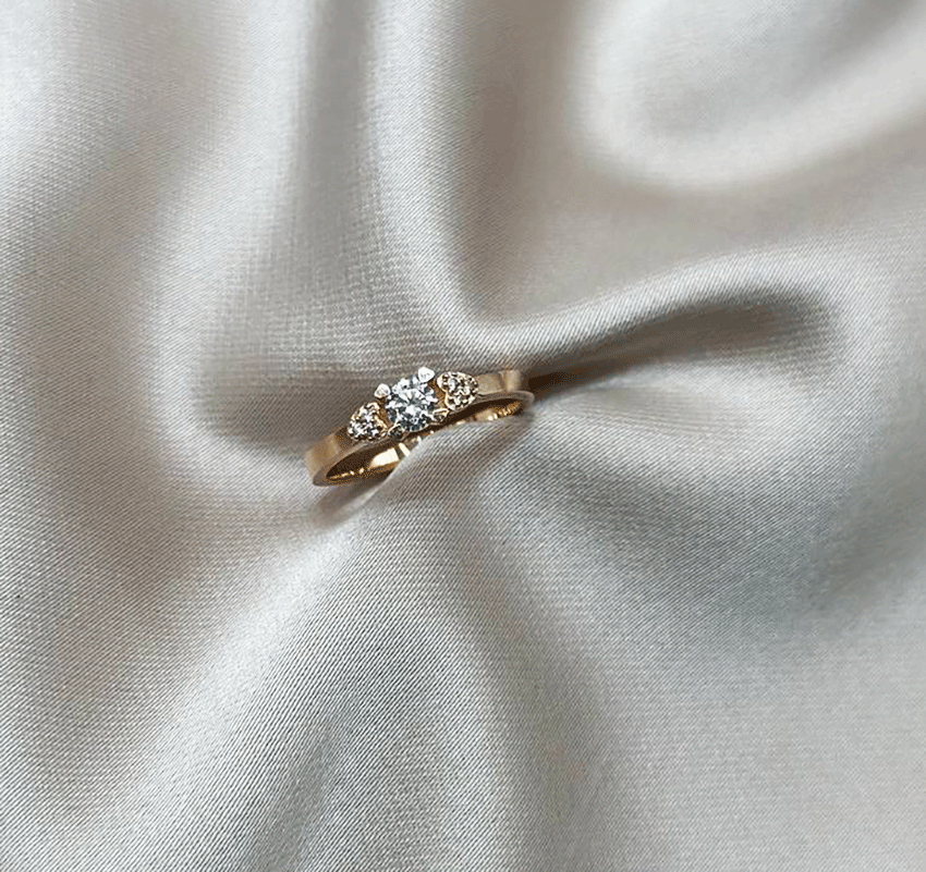 Помолвочное кольцо из розового золота