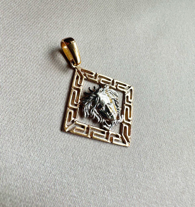 Pandantiv din aur roz