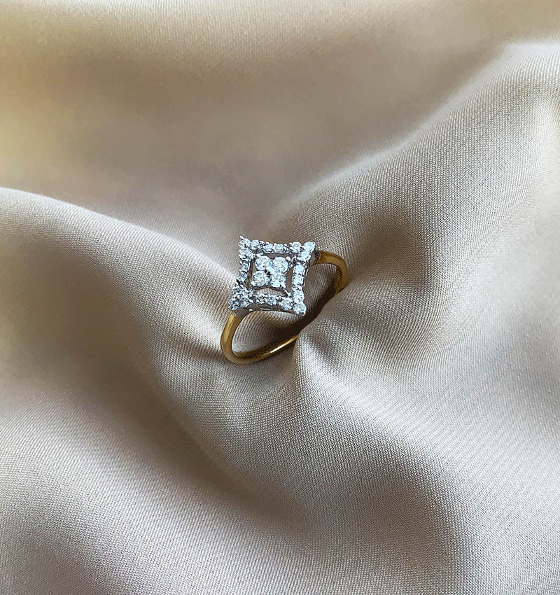 Кольцо из розового золота с бриллиантом 0.33ct