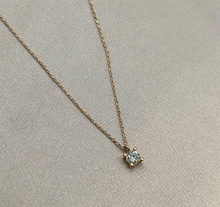 Rose gold necklace with cubic zirconia