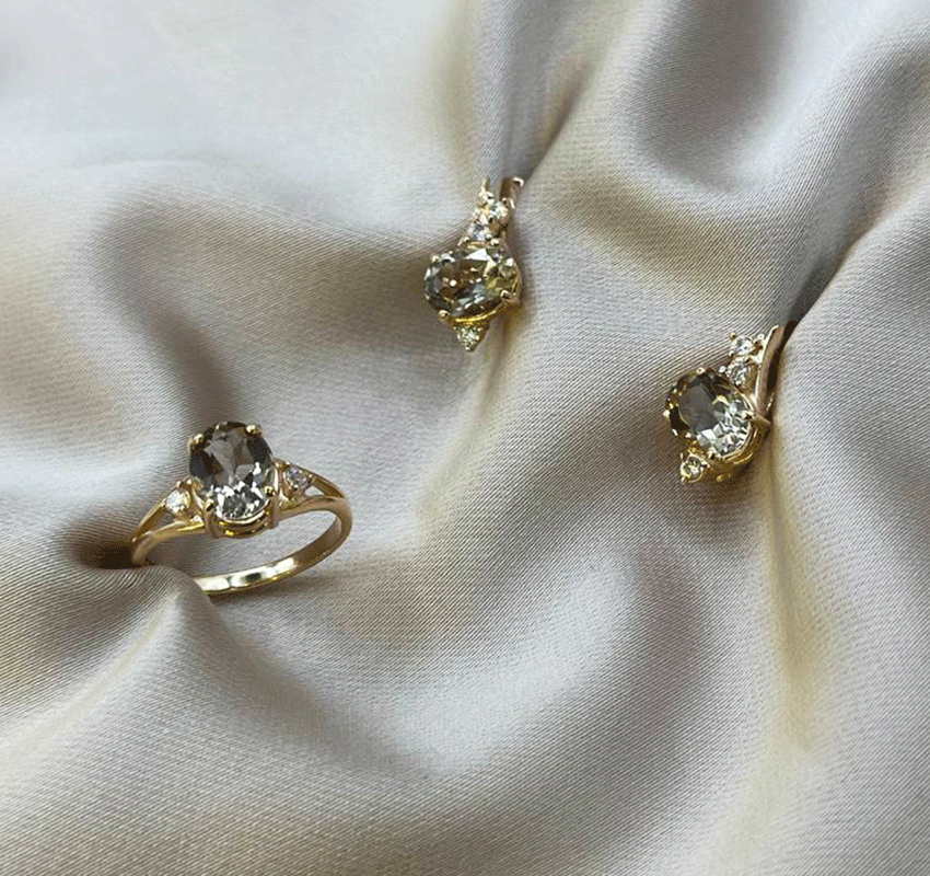 Rose gold set with zircon