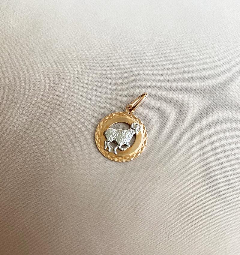 Pandantiv din aur roz