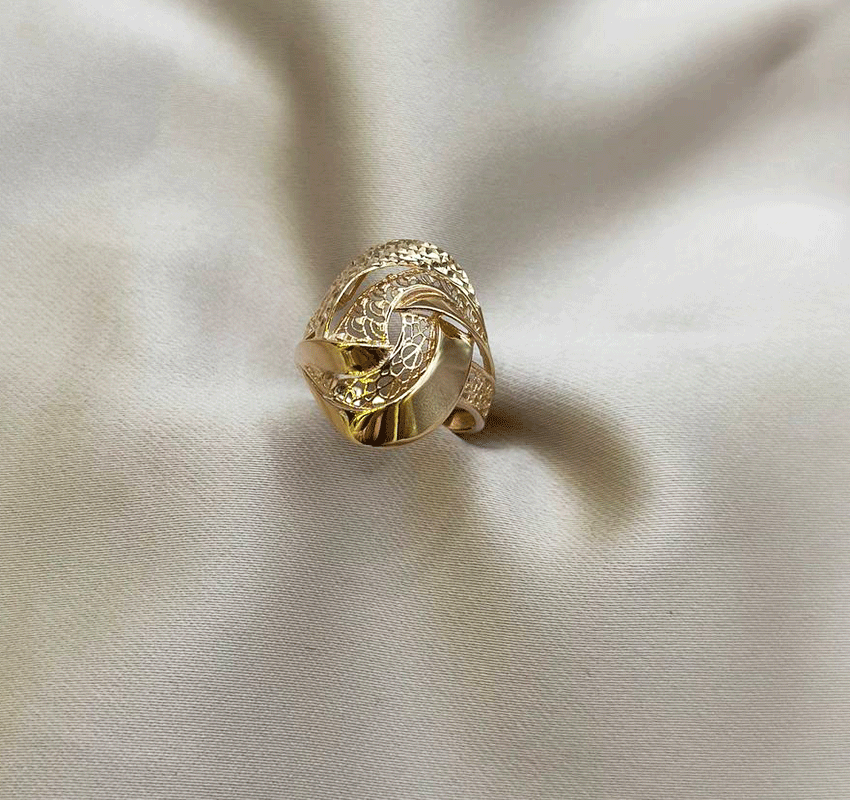 Rose gold ring
