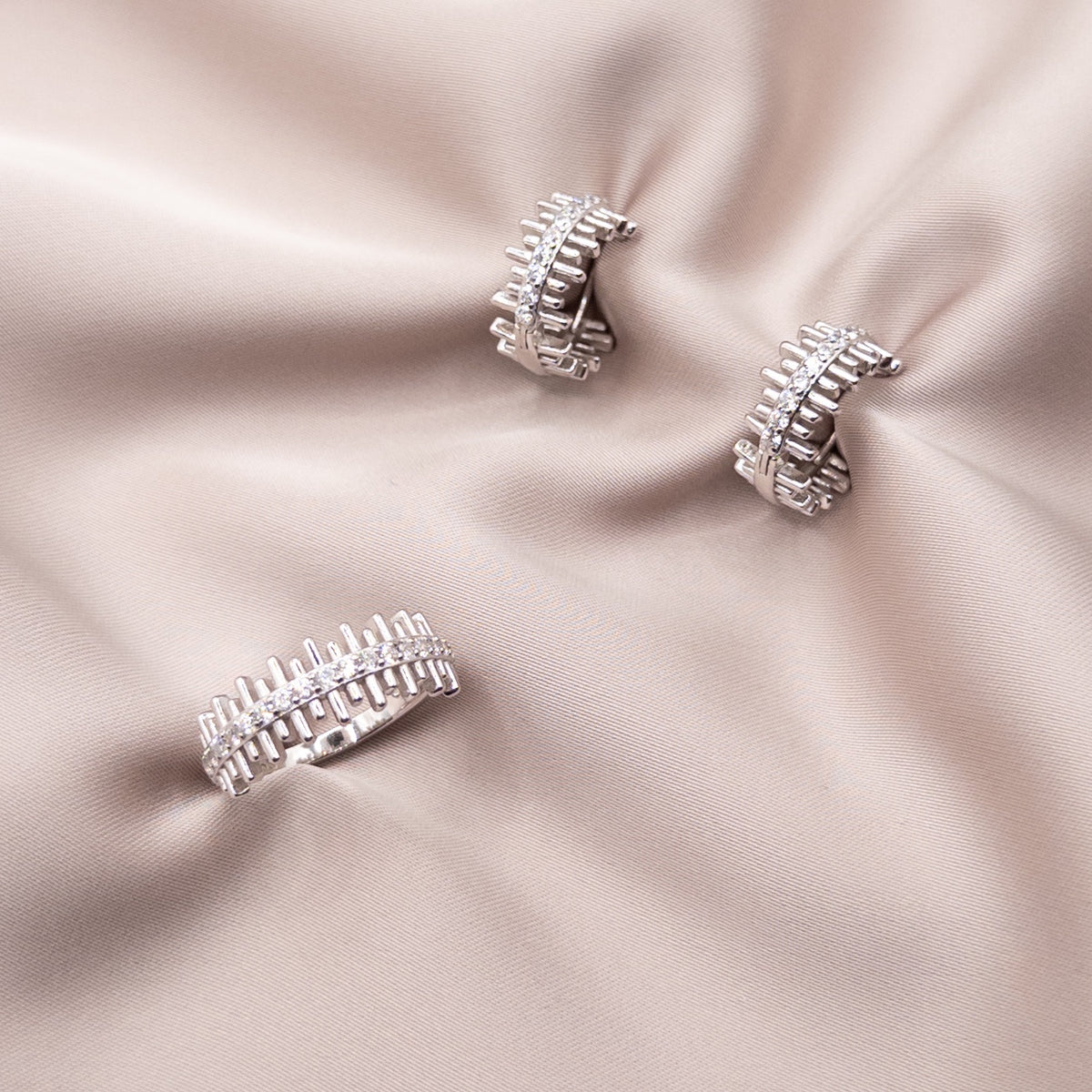 Silver set with zircon