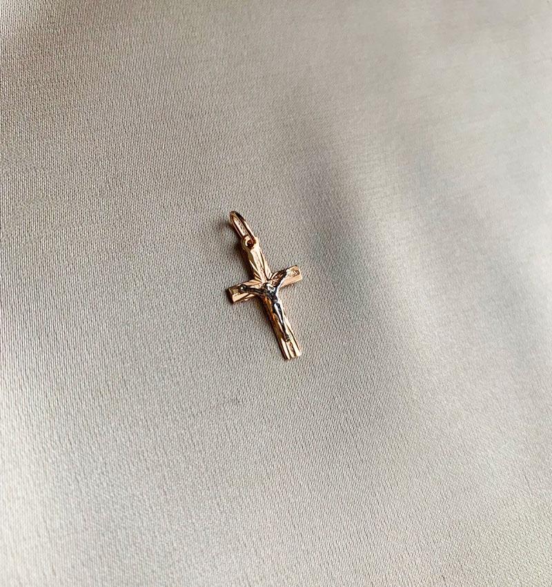 Cruciuliță din aur roz