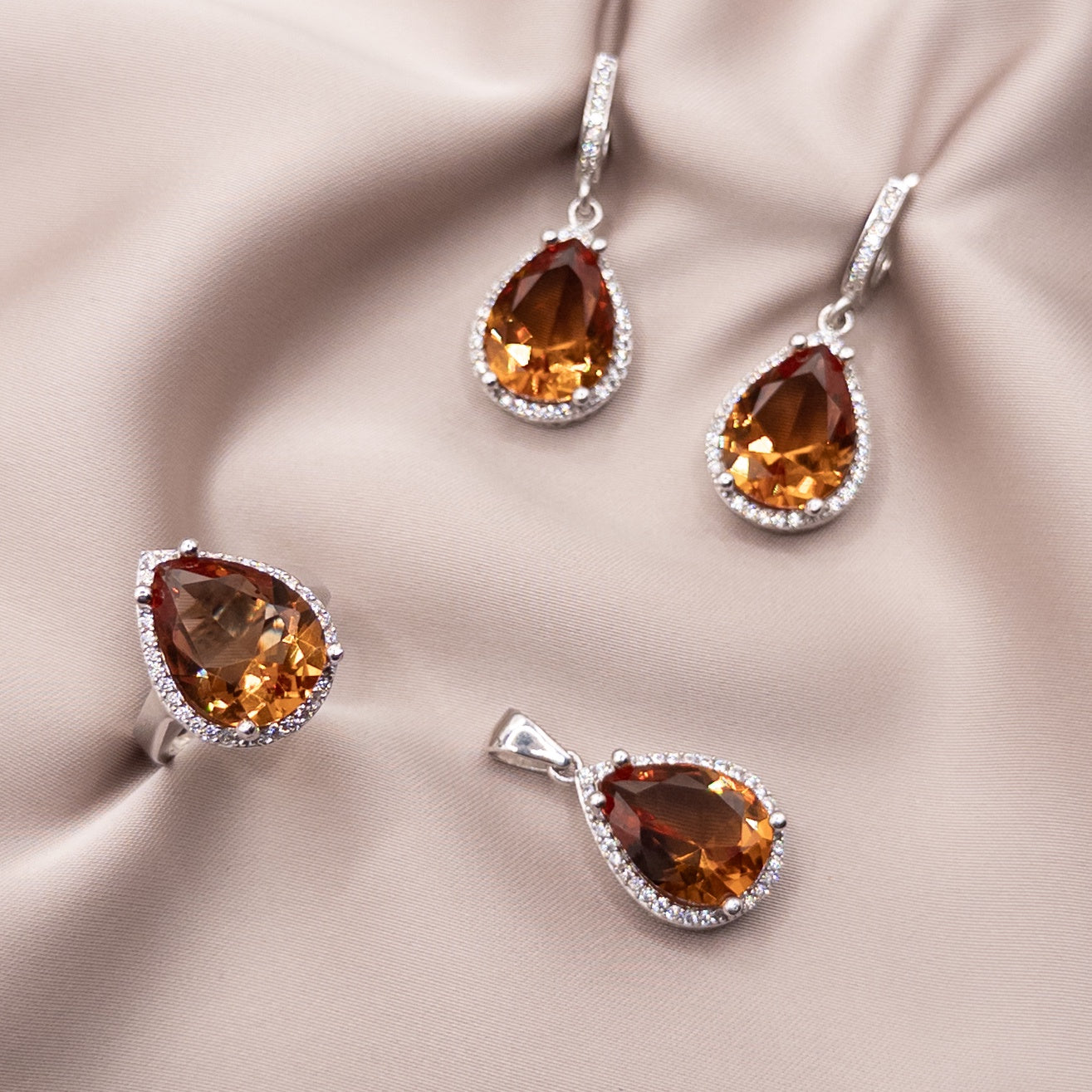 Сет из серебра с цирконом