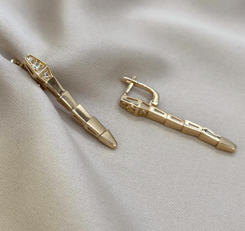 Rose gold earrings with zircon