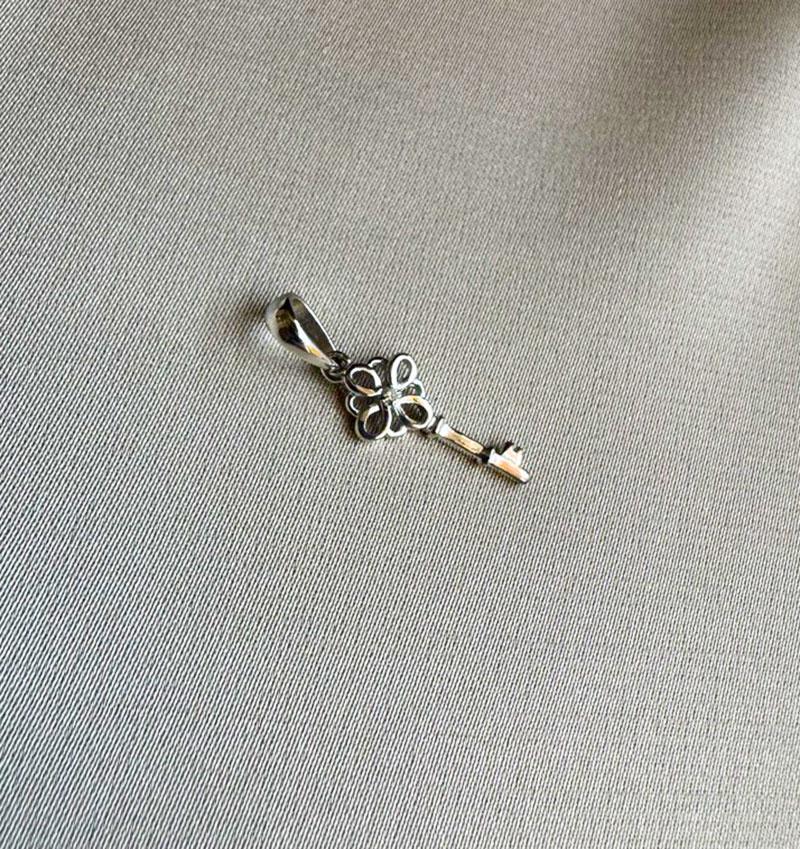 Подвеска из розового золота