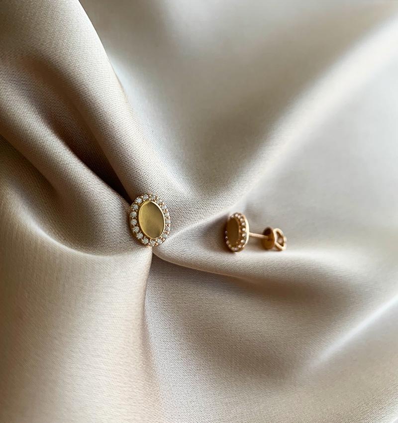 Rose gold earrings with zircon