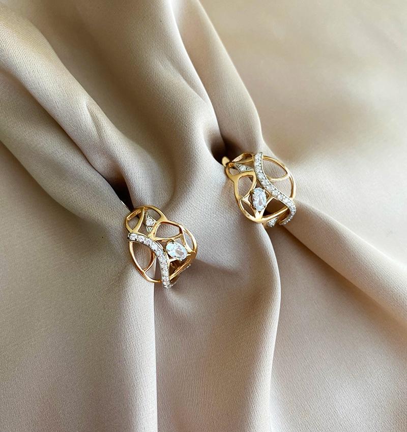 Rose gold earrings with zircon