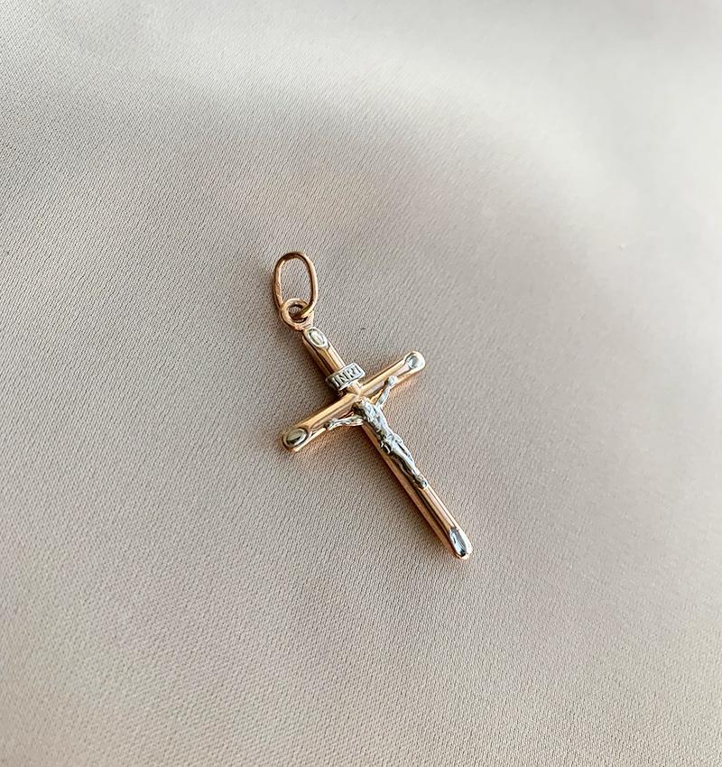 Cruce din aur roz