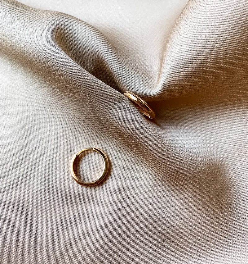 Rose gold earrings with zircon